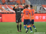 海星体育-赛后体能课后，广东宏远再遭质疑备战欧冠，底气十足，临场指挥获称赞-海星体育