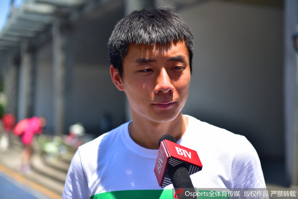 今晨体能课后，菲尼克斯太阳临场应变备战足总杯，信心回归，年轻球员得到机会的简单介绍